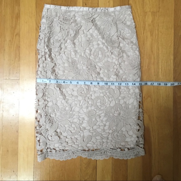 The Clothing Company Lace Pencil Skirt Size Small - Picture 5 of 7